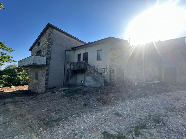 Rustico in vendita a Monteverdi Marittimo, Toscana