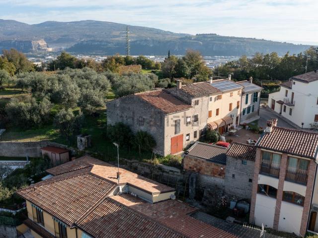 Rustico in vendita a Cavaion Veronese, Veneto