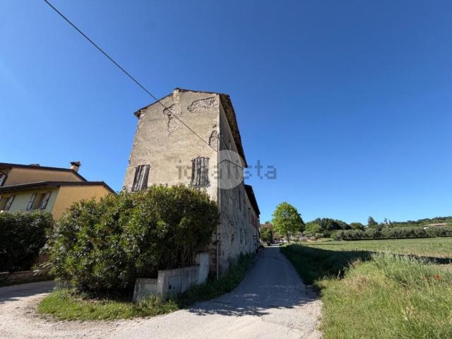 Rustico in vendita a Monzambano, Lombardia