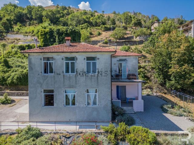 Rustico in vendita a Unione Comuni Garfagnana, Castelnuovo Di Garfagnana