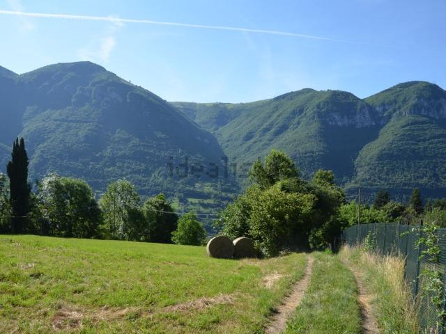 Rustico in vendita a Bianzano, Lombardia