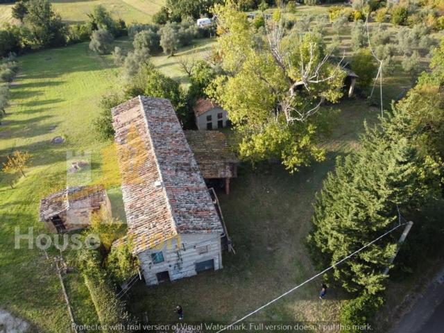Rustico in vendita a Montefortino, Marche