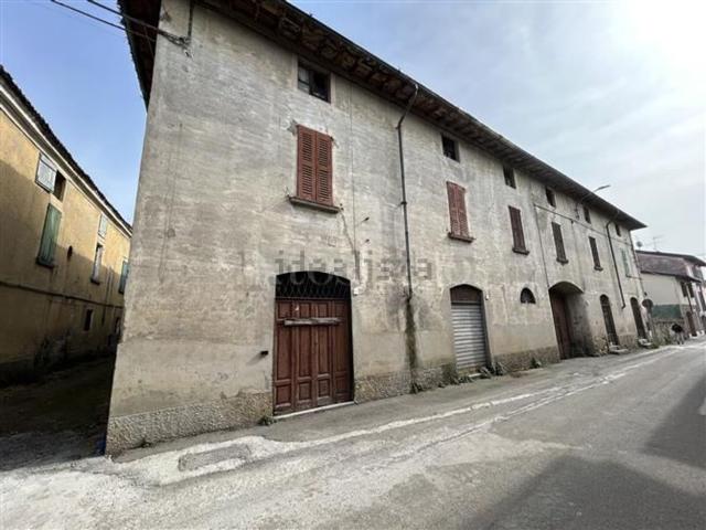 Rustico in vendita a Passirano, Lombardia