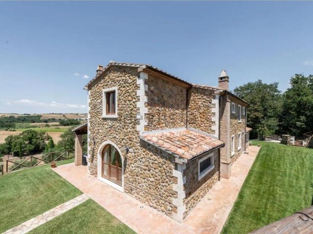 Rustico in vendita a Unione di Comuni Montani Colline del Fiora, Manciano