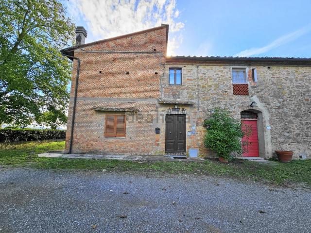 Rustico in vendita a Unione dei Comuni Circondario dell'Empolese Valdelsa, Lucardo