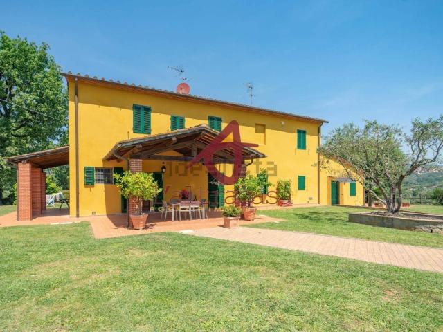 Rustico in vendita a Uzzano, Toscana