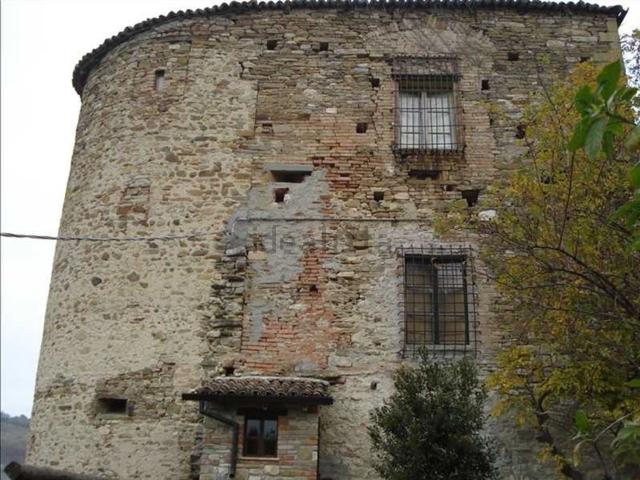 Rustico in vendita a Alta Val Tidone, Nibbiano