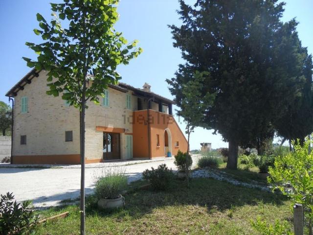Rustico in vendita a San Barnaba, Marche