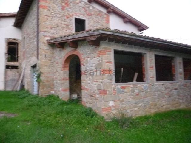 Rustico in vendita a Loro Ciuffenna, Toscana