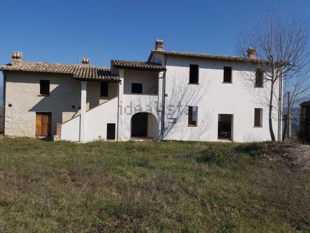 Rustico in vendita a Montefalco, Umbria
