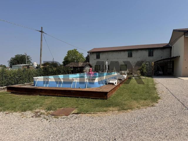 Rustico in vendita a Castiglione Delle Stiviere, Lombardia