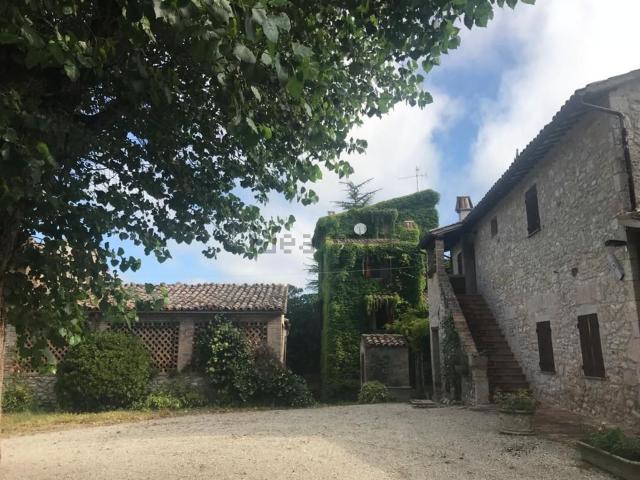 Rustico in vendita a Colpetrazzo, Umbria
