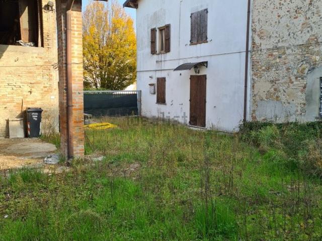 Rustico in vendita a Carpaneto Piacentino, Reggio Emilia
