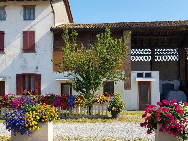 Rustico in vendita a Urago D'oglio, Lombardia