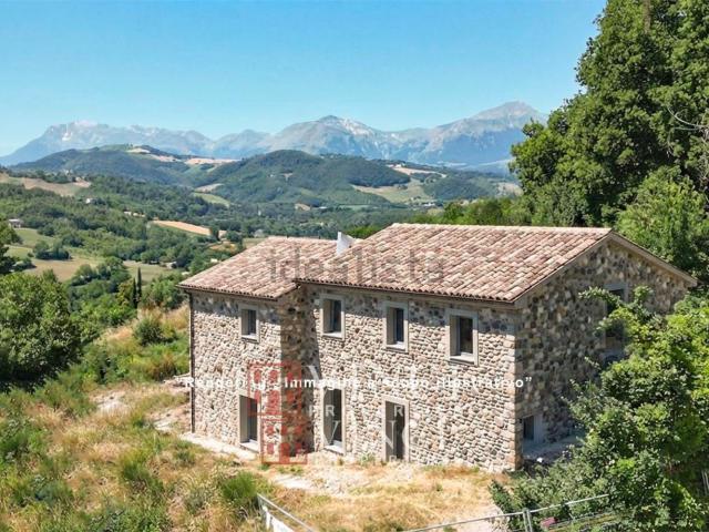 Rustico in vendita a Marche, Macerata