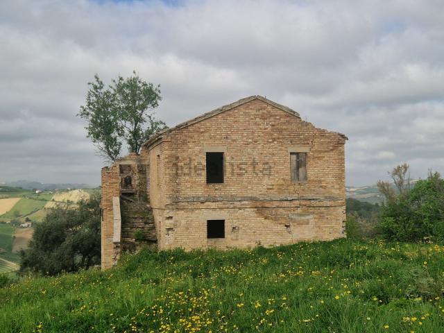 Rustico in vendita a Trivio, Marche