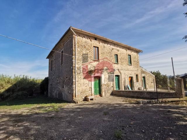 Rustico in vendita a Benevento, Campania