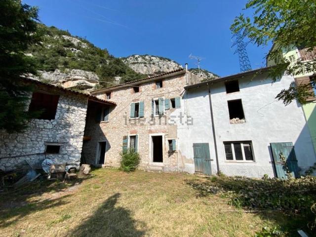 Rustico in vendita a Tessari, Rivoli Veronese