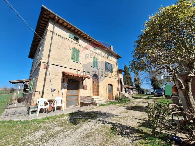 Rustico in vendita a Montefalco, Umbria