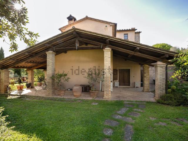 Rustico in vendita a Passignano Sul Trasimeno, Umbria