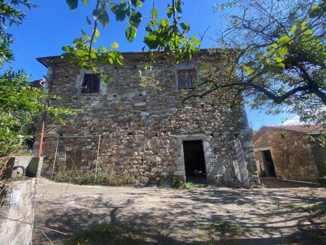 Rustico in vendita a Varese Ligure, Liguria