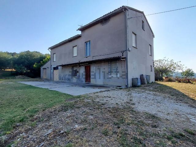 Rustico in vendita a Ciarnin, Marche