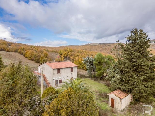 Rustico in vendita a Unione dei Comuni Montani Amiata Grossetana, Roccalbegna