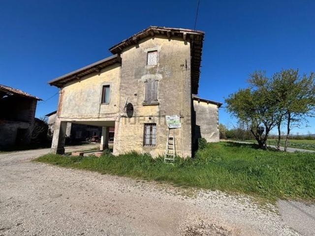 Rustico in vendita a Ghedi, Lombardia
