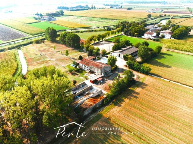 Rustico in vendita a Curtatone, Lombardia