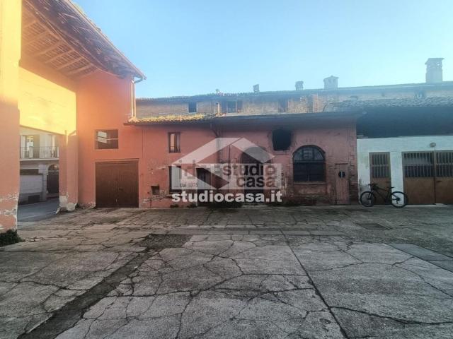 Rustico in vendita a Sergnano, Lombardia