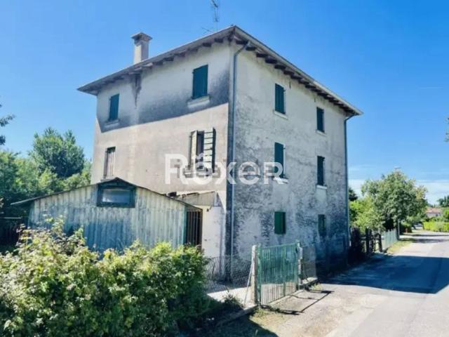 Rustico in vendita a San Vendemiano, Veneto