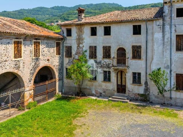 Rustico in vendita a Montecchia Di Crosara, Veneto