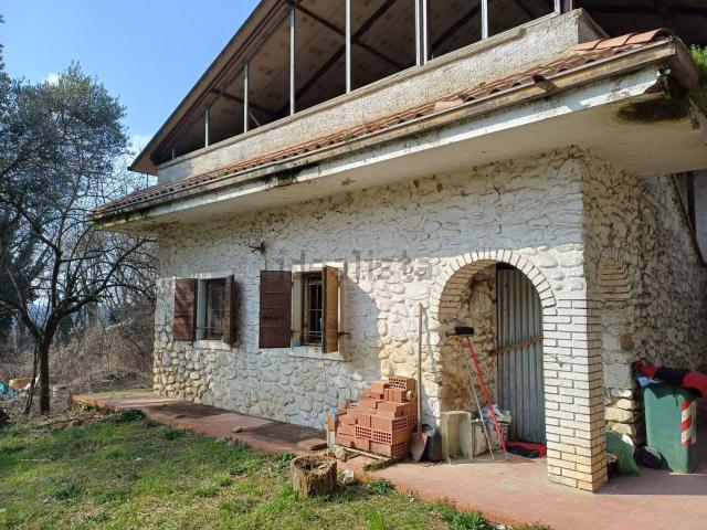 Rustico in vendita a Ponti Sul Mincio, Lombardia