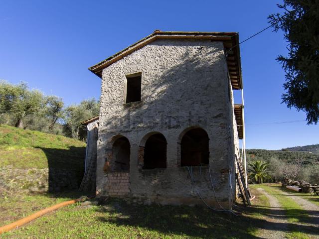 Rustico in vendita a Collecchio, Uzzano E Castello