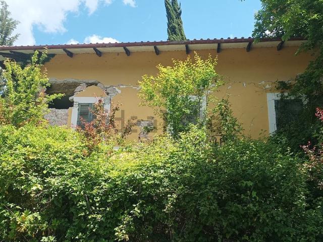 Rustico in vendita a Capodacqua, Foligno