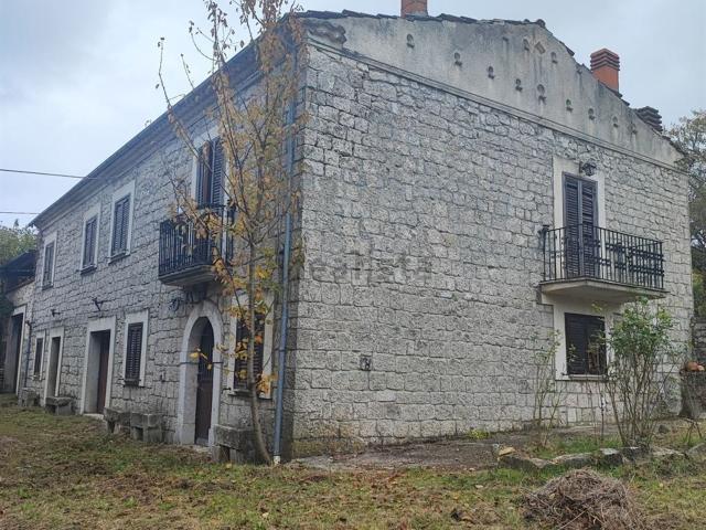 Rustico in vendita a Jelsi, Molise