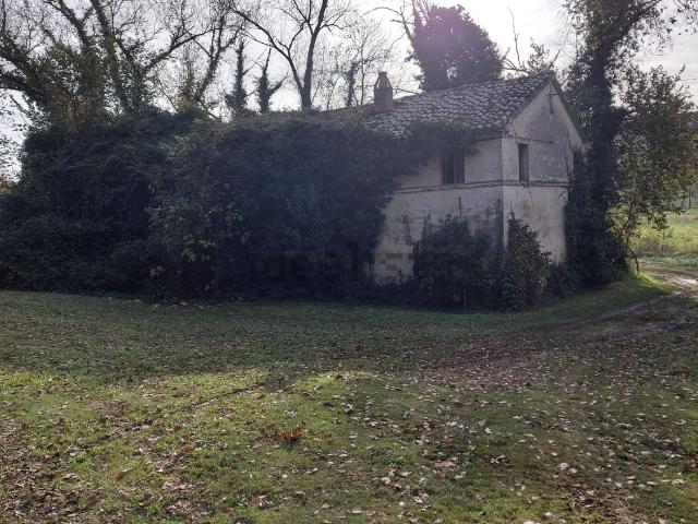 Rustico in vendita a Trecastelli, Marche