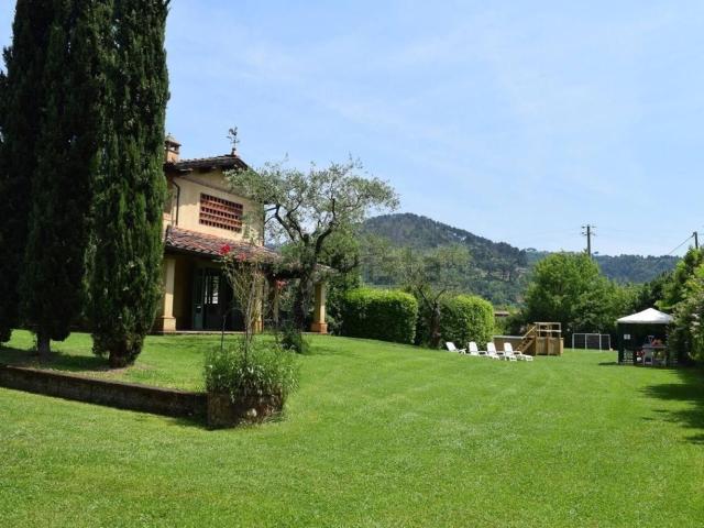 Rustico in vendita a Camaiore, Toscana