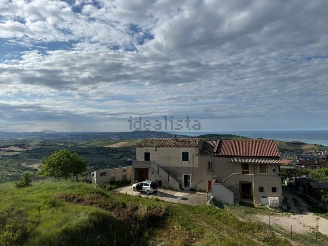 Rustico in vendita a Pineto, Abruzzo