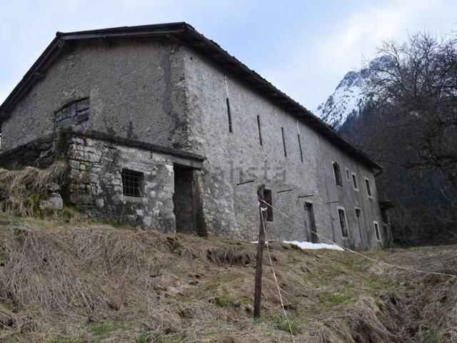 Rustico in vendita a Comunità Montana della Valle Brembana, Zambla Bassa