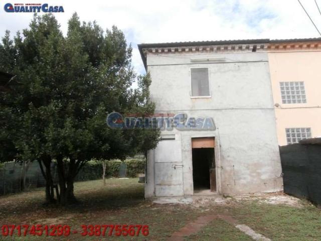 Rustico in vendita a Oliveto, Montemarciano