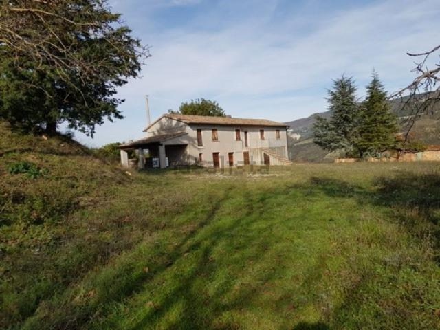 Rustico in vendita a Villa Furlo di Pagino, Marche
