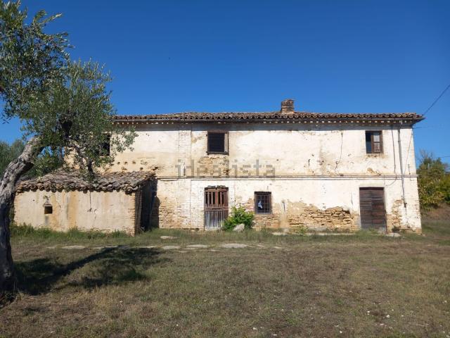 Rustico in vendita a Torrevecchia Teatina, Abruzzo