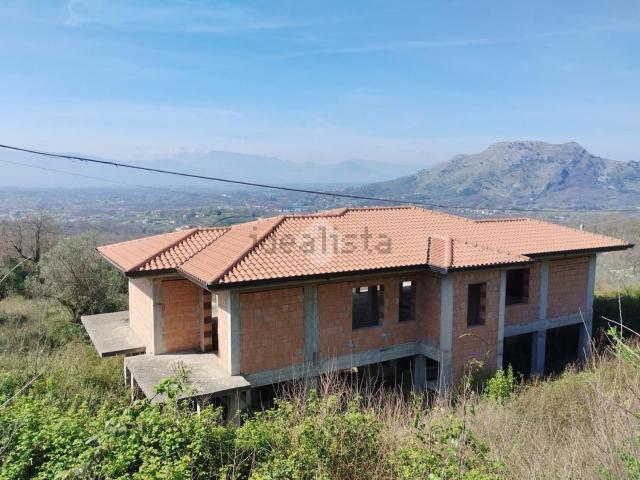 Rustico in vendita a Cervaro, Lazio