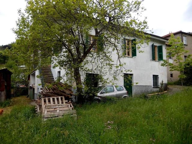 Rustico in vendita a Varese Ligure, Liguria