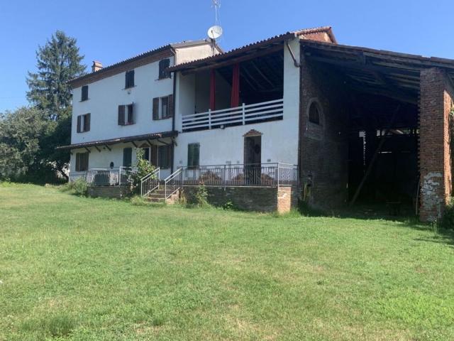 Rustico in vendita a Bosnasco, Lombardia