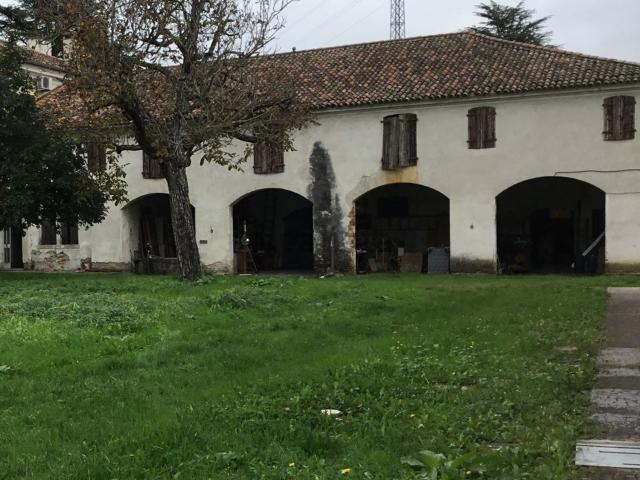 Rustico in vendita a Carbonera, Veneto