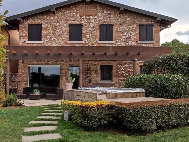 Rustico in vendita a Castiglione Delle Stiviere, Lombardia