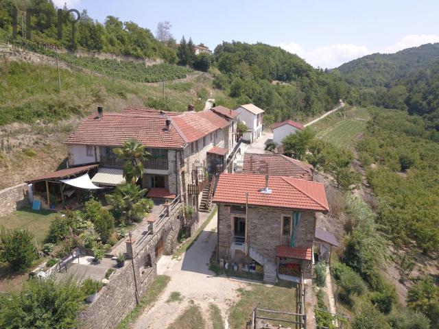 Rustico in vendita a Perletto, Cuneo