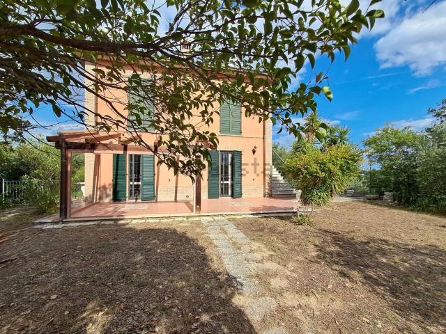 Rustico in vendita a Campo Parignano, Marche
